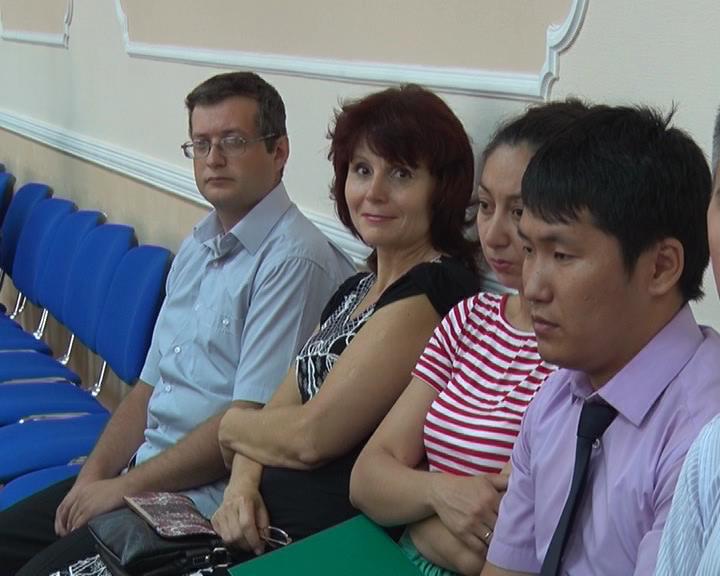 Лучших актюбинских журналистов поздравил аким области 